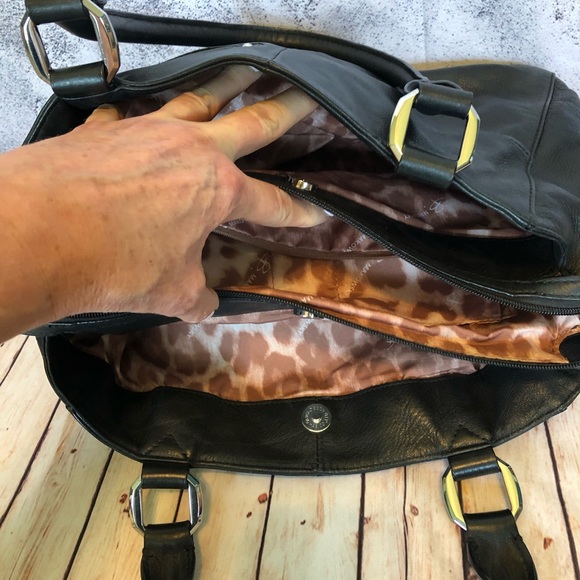 EUC. B. Makowsky. Leather handbag. - Picture 6 of 15